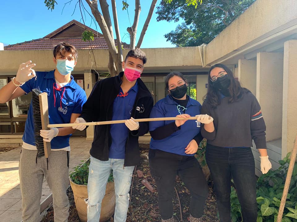 שינשינים מתנדבים בסב יום