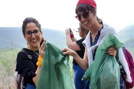 צוות קהילה ורווחה - סייירת ניקיון 