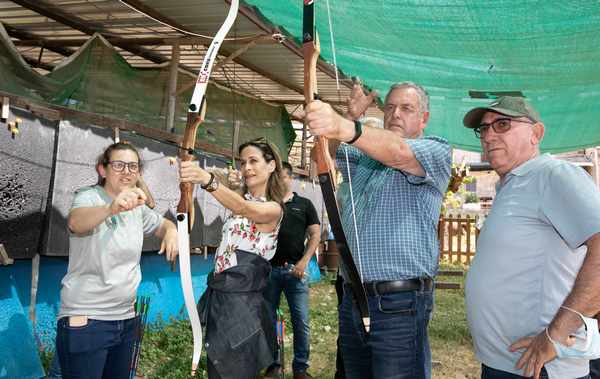 בחץ וקשת - נוה הגר