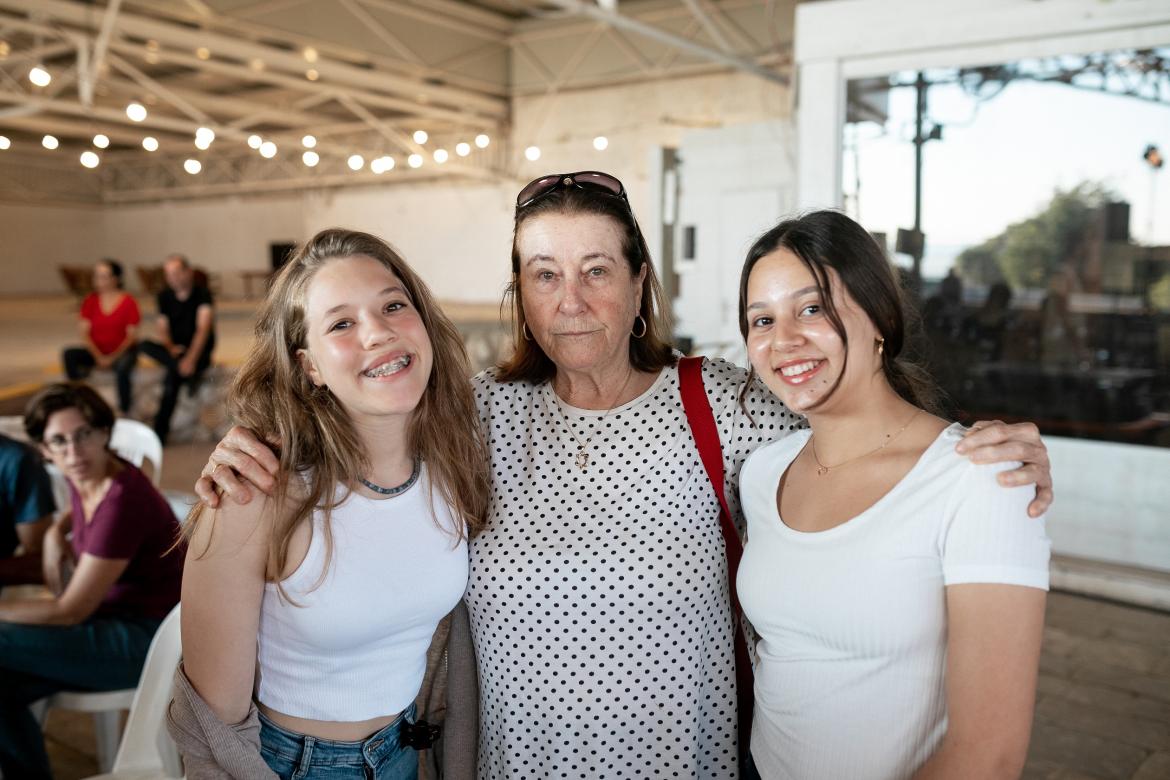 דיאלוג לדורות - נוער וותיקים