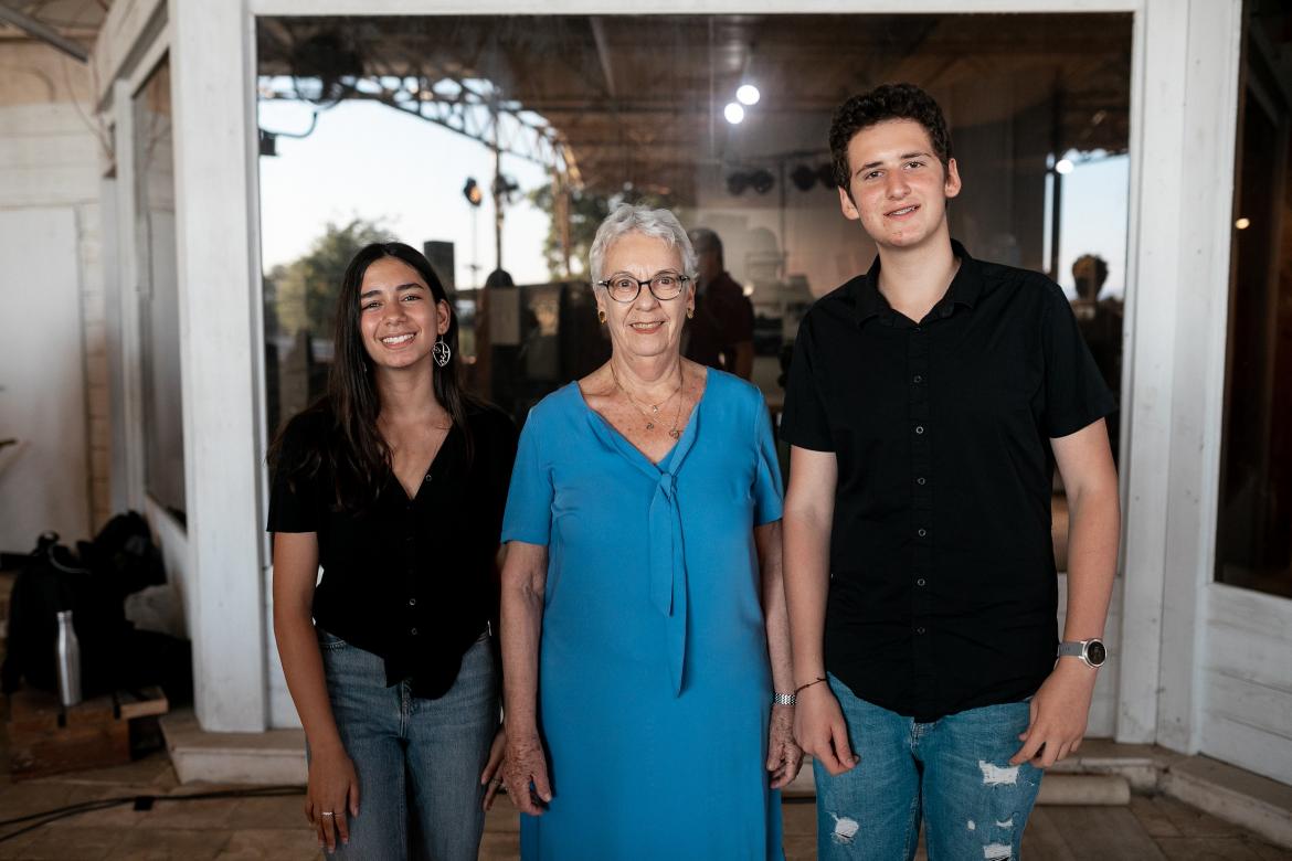 דיאלוג לדורות - נוער וותיקים