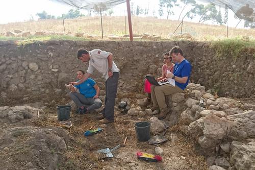 חפירות תל שמרון