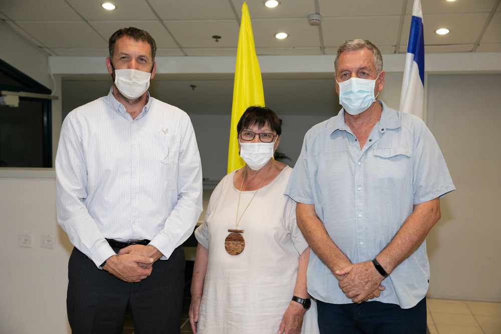מימין לשמאל: ראש המועצה אייל בצר, ראשת המועצה הדתית חיה קליגר, השר לנושאי דת מתן כהנא