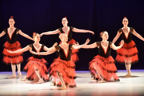 מופע הסיום של מגמת המחול בבית האמנויות עמק יזרעאל 