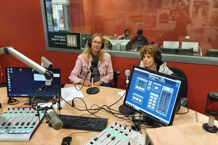 דליה אייל ופרופסור הלנה דה סביליה