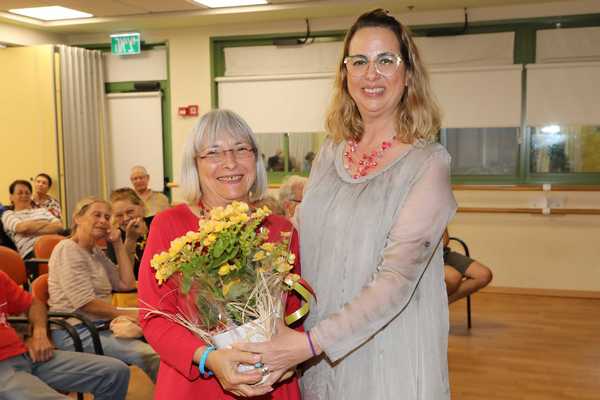 סיגל אהרון וותיקה שצעדה בשביל ישראל