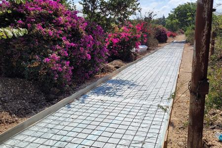 עבודות להקמת שביל הליכה ורכיבה על אופניים 