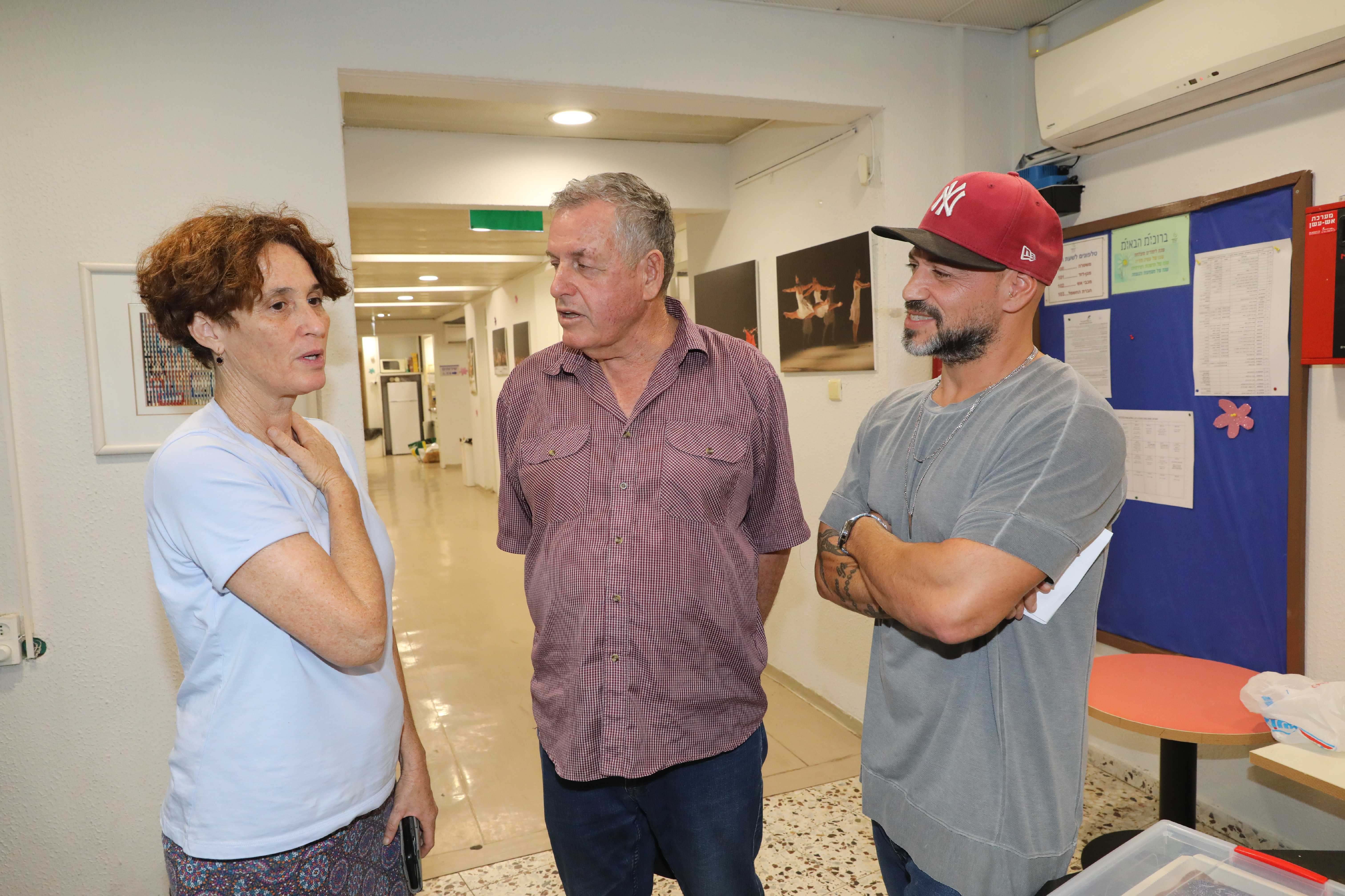 מימין לשמאל גבי צפניה, אייל בצר ושרון הדס