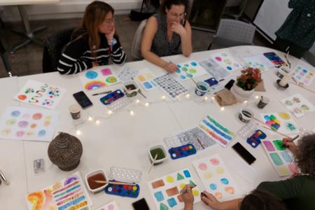 פעילות הפגה לאמהות