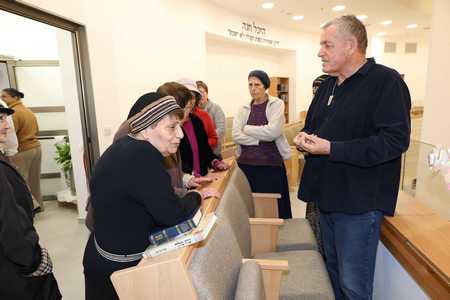 ראש המועצה, אייל בצר בחנוכת עזרת נשים בבית הכנסת בשדה יעקב