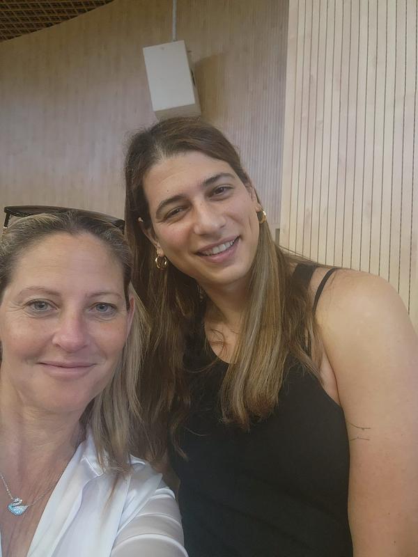 ראשת המועצה עם ספיר ברמן