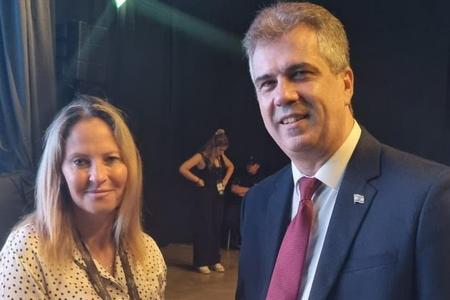 עם השר אלי כהן במוניאקספו