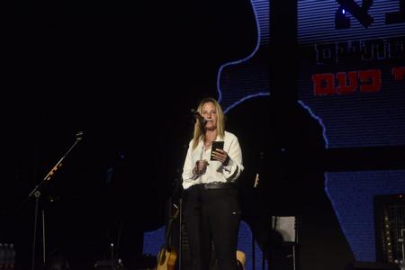 שלמה ארצי בהופעה במסגרת אירועי חלב ודבש