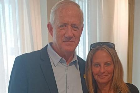 שלומית שיחור רייכמן - ראשת המועצה עם חבר הכנסת בני גנץ