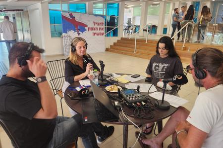 שלומית שיחור רייכמן, ראשת המועצה בראיון ברדיו קול רגע במהלך הכנס