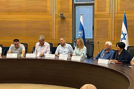 ראשת המועצה בהשקת השדולה למען הקמת שדה תעופה משלים בדרום, בראשות חברי הכנסת: רם בן ברק, מיכאל ביטון, אלון שוסטר ושלום דנינו