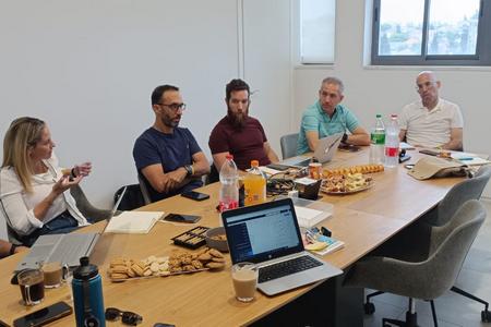 פגישת ראשי רשויות מהאזור בנושא המאבק בהקמת שדה תעופה