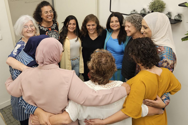 מפגש נשים ערביות ויהודיות במוזיאון עין דור