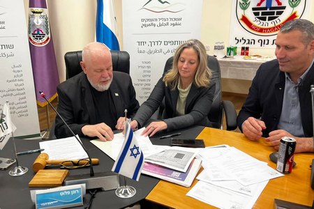 חתימת הסכם עם חברת אמניר במסגרת מליאת האשכול