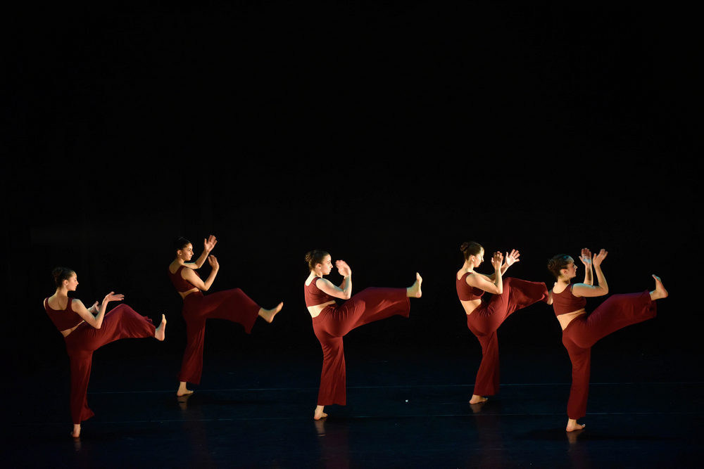 ערב עבודות אישיות של בוגרות המגמה למחול בבית האמנויות