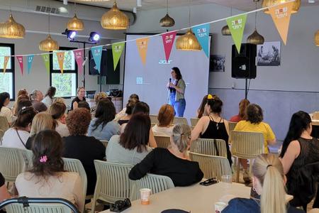 אירוע סטנדאפ בדברת