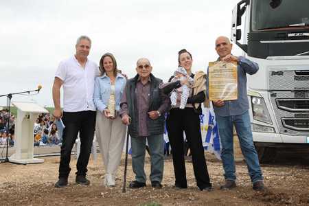 הנחת אבן פינה לשכונת השדה במזרע 