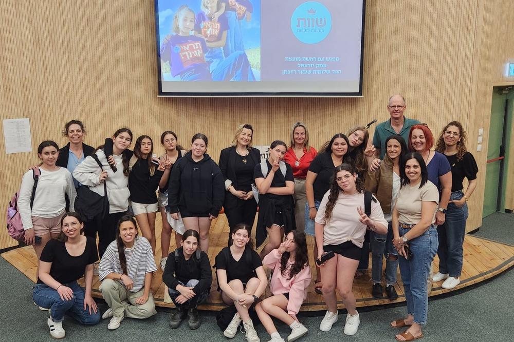 מפגש עם נערות - תכנית מנהיגות של עמותת שוות