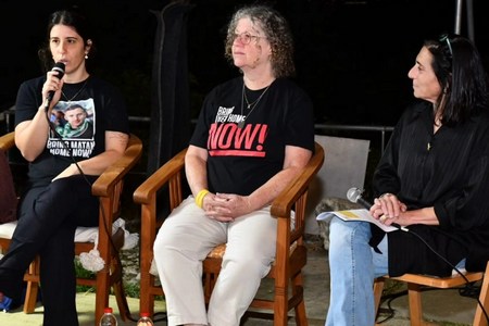 מתחברים לסיפור עם אביבה סיגל ואילן טיב