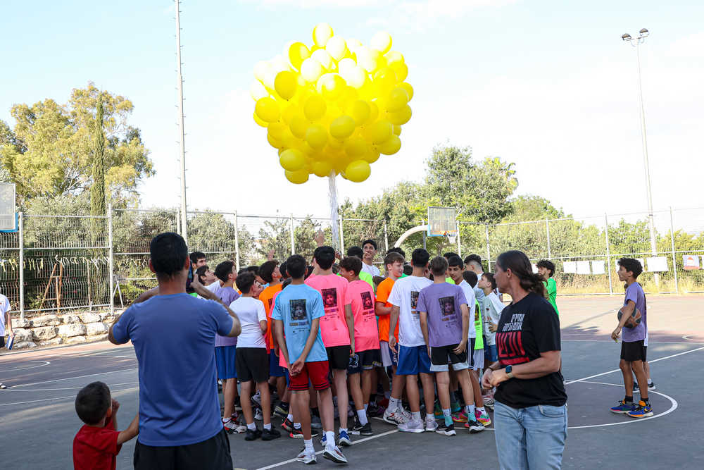 הפרחת בלונים צהובים 
