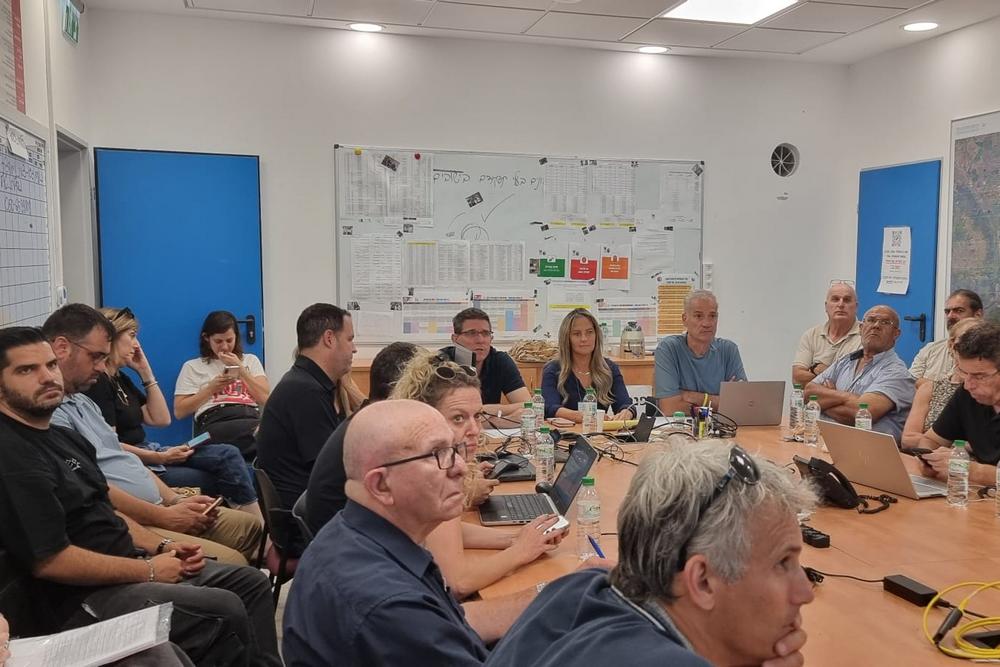 ישיבת מליאה במנמ