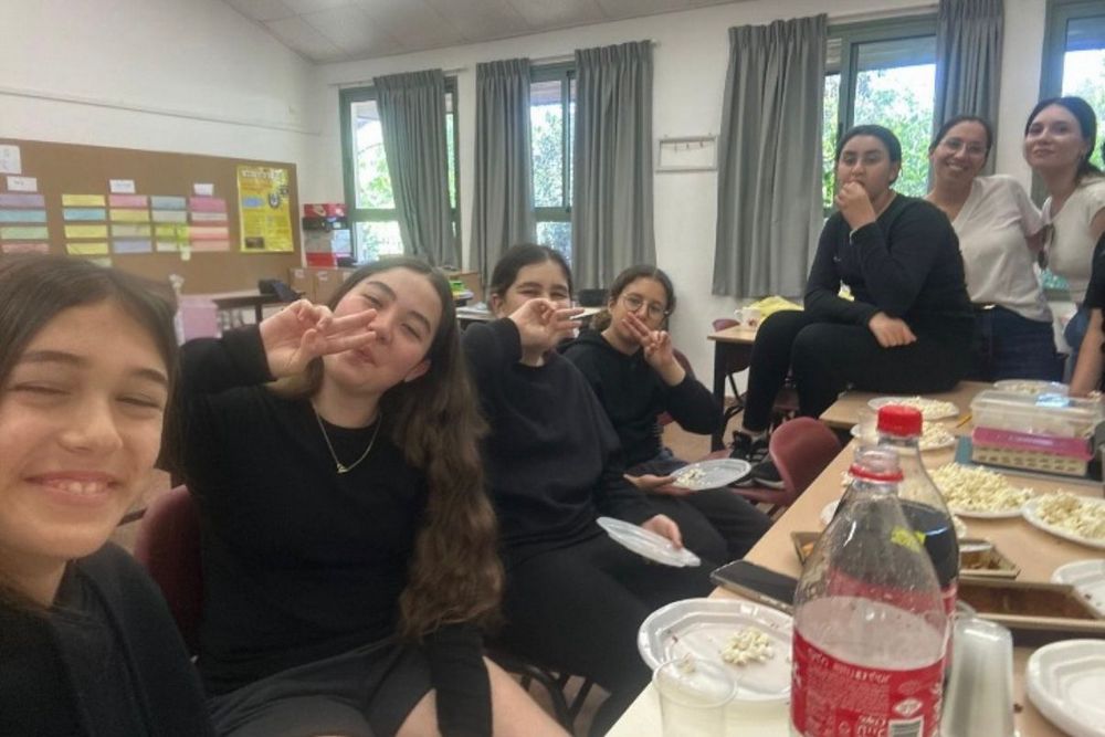 נערות שלקחו חלק בתוכנית שוות השנה