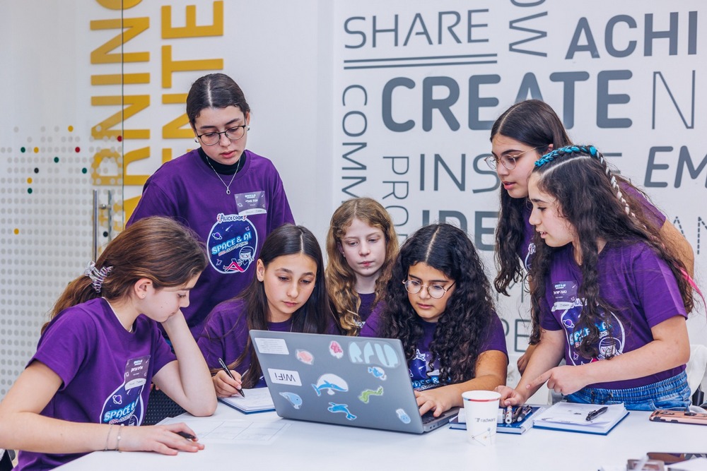 תוכנית אליס קוד