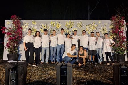 תמונה קבוצתית במופע סיום