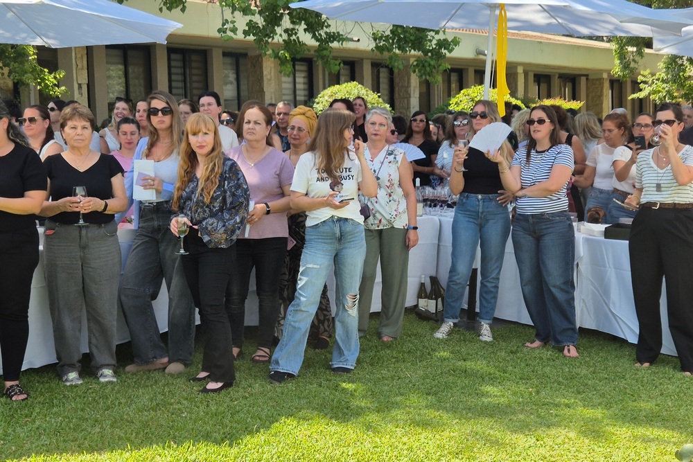 הרמת כוסית לשנה החדשה לעובדות ולעובדים