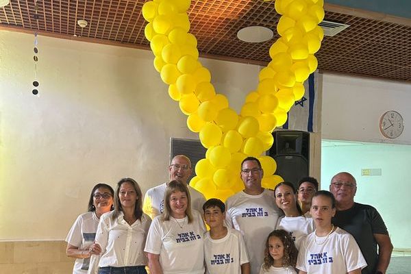 בעדי - ביום שחרור החטופים, בציפייה לשחרור אלון אהל 