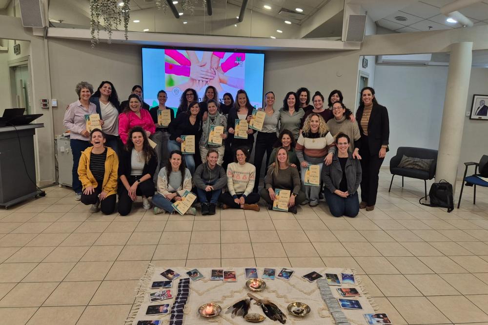 תמונה קבוצתית של המשתתפות בקורס הכשרת מנהיגות נשית מקומית