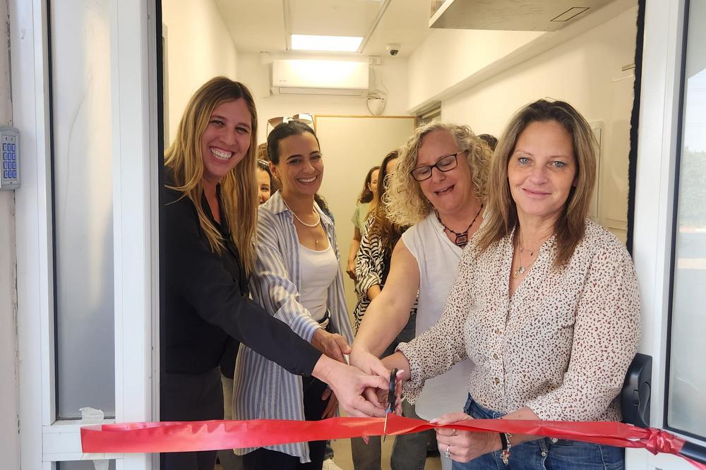 גזירת סרט במרכז טיפול חדש לפגיעות מיניות