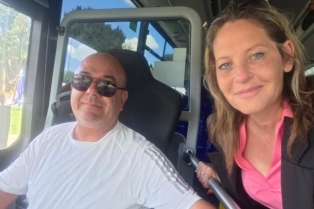 בכנסת בנושא תקצוב ההסעות עם אבשלום אחד מנהגי המועצה המסורים