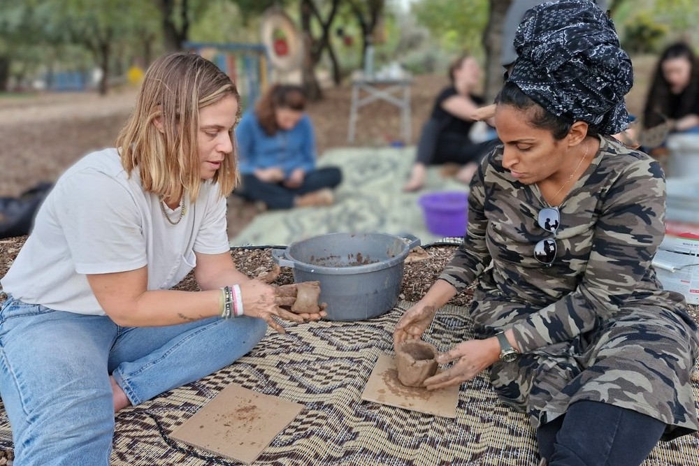 במורות, מורות וגננות בהשתלמות קיימות – כי הכול קשור 