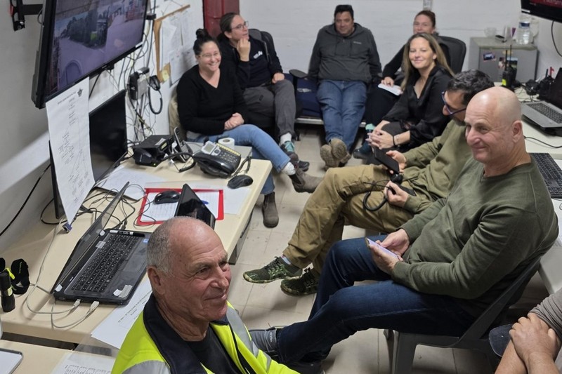 ראשת המועצה ונציגי ההנהלה במוקד המועצה