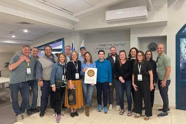 עם משלחת מדטרויט בביקורם.ן האחרון בארץ