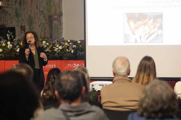 ההרצאה חברים באפלה – כיצד הצילו כלבים עשרות ילדים וילדות יהודים בשואה