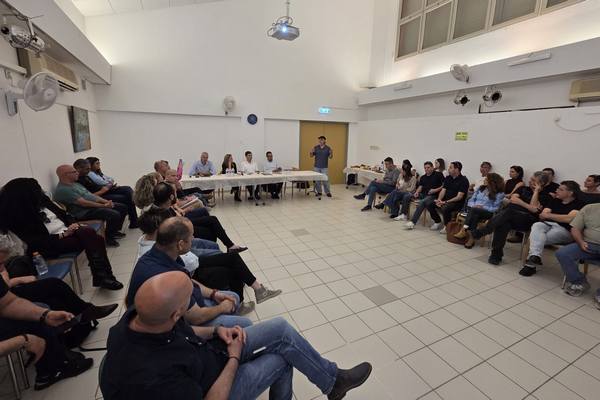 מטה עם מטה המועצה האזורית הגלבוע