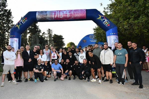 משתתפות ומשתתפי המרוץ בקו הזינוק