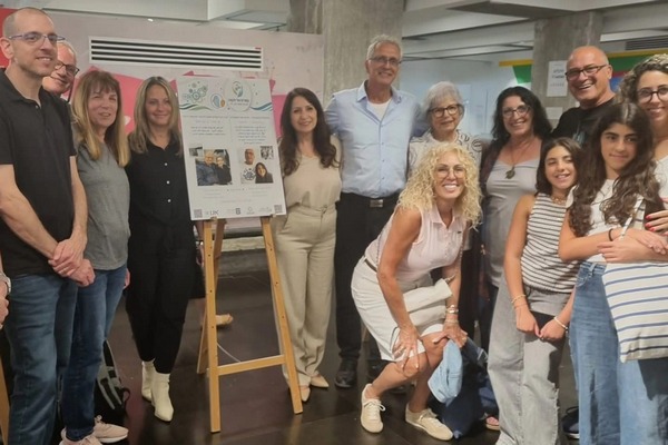 ראשת המועצה עם משתתפות ומשתתפי מיזם עמק מואר – שירת העמק מדור לדור